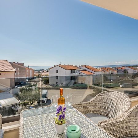קרק Apartments Sunrise Krk מראה חיצוני תמונה