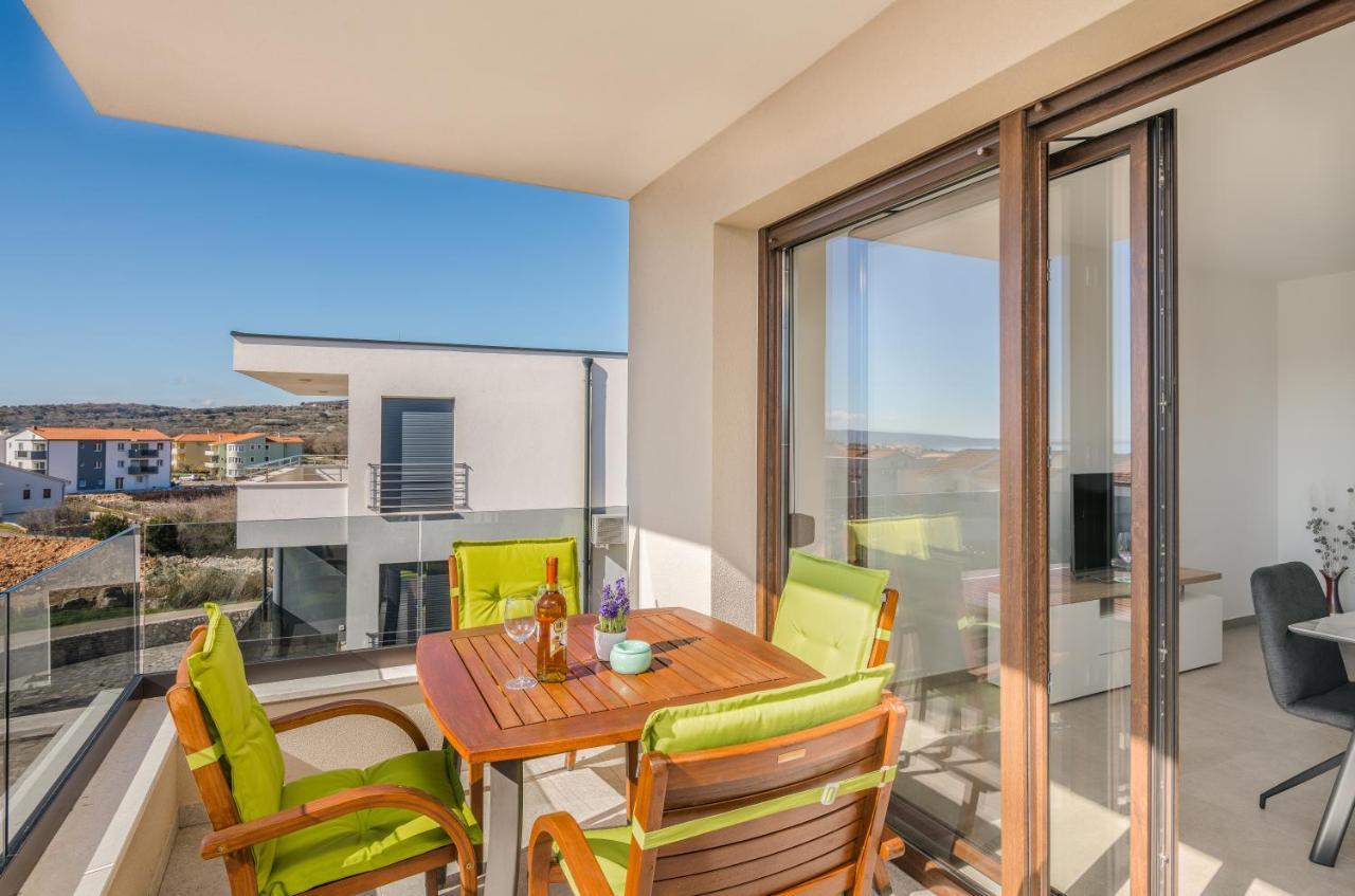 קרק Apartments Sunrise Krk מראה חיצוני תמונה