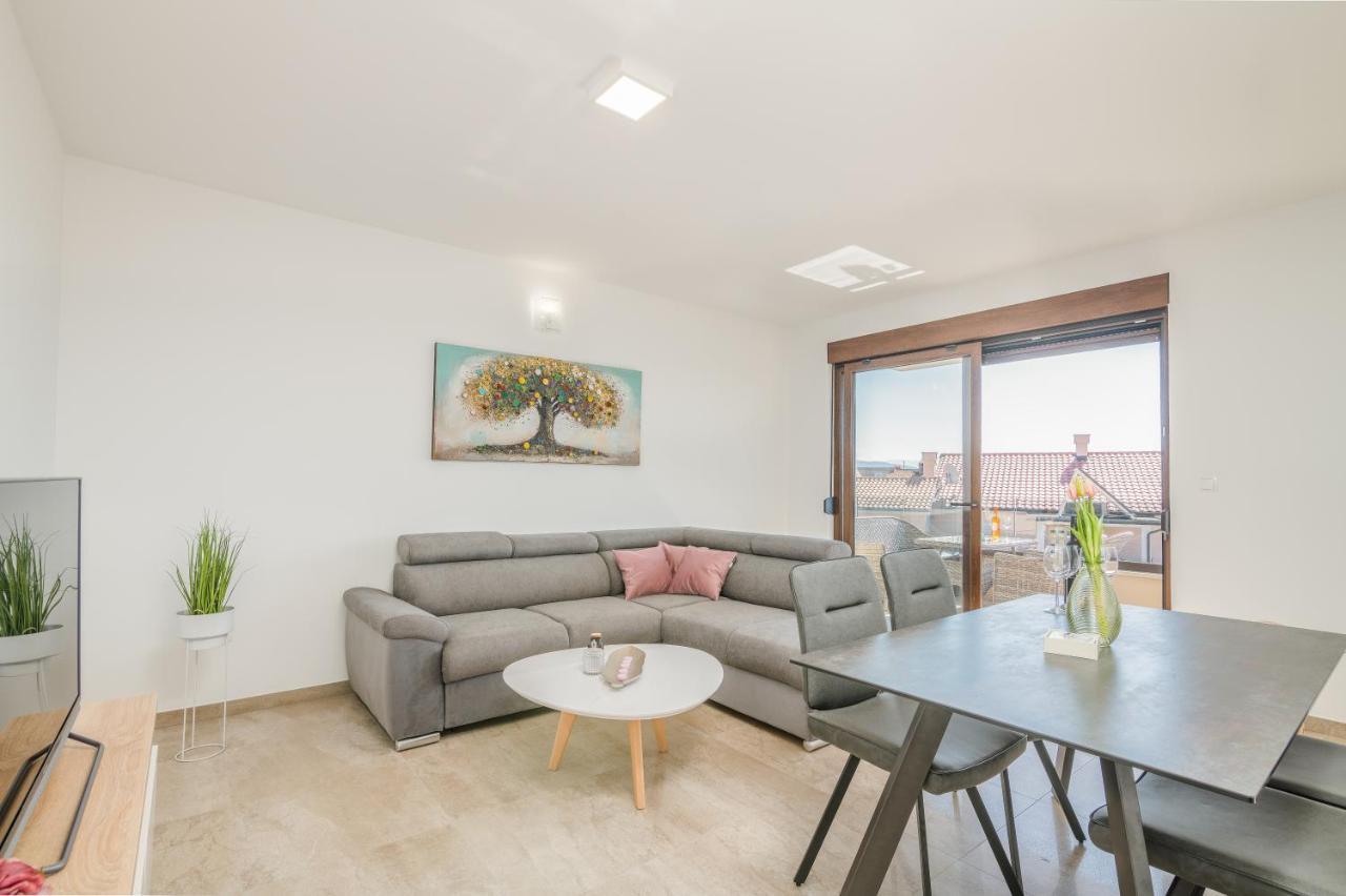קרק Apartments Sunrise Krk מראה חיצוני תמונה