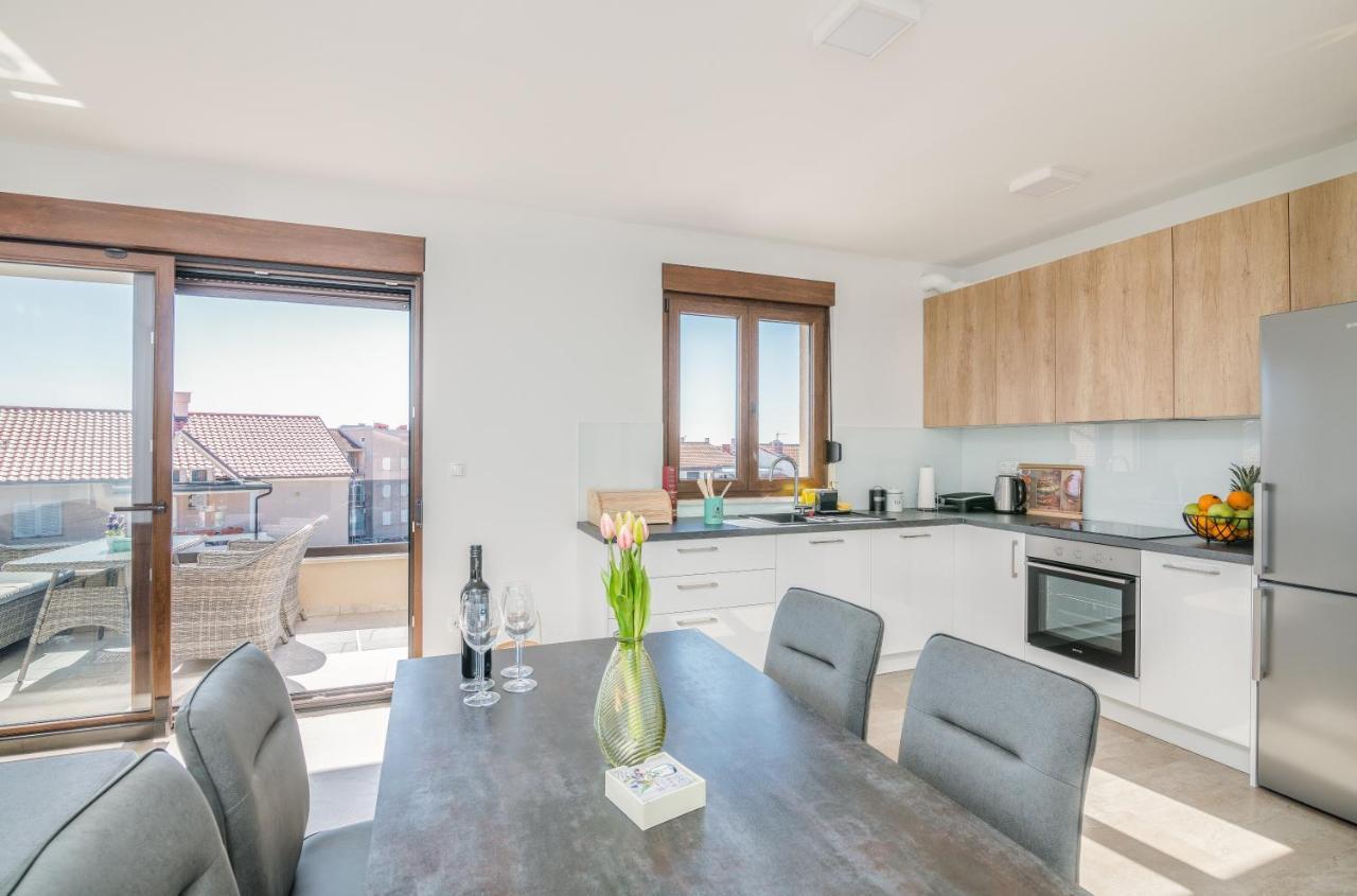 קרק Apartments Sunrise Krk מראה חיצוני תמונה